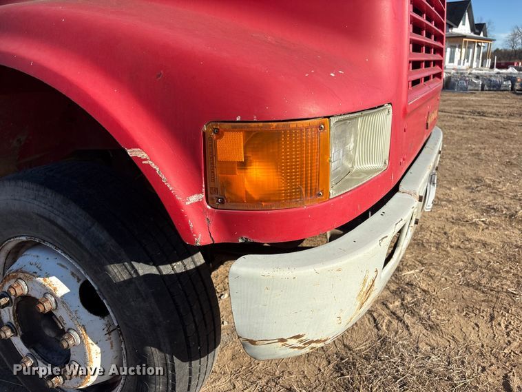 image for item FG2521 1991 International 4700 flatbed truck