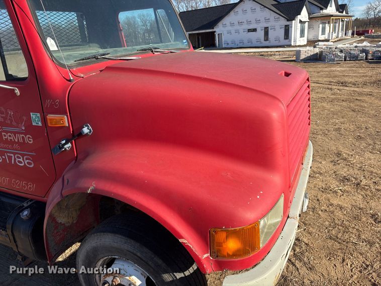 image for item FG2521 1991 International 4700 flatbed truck