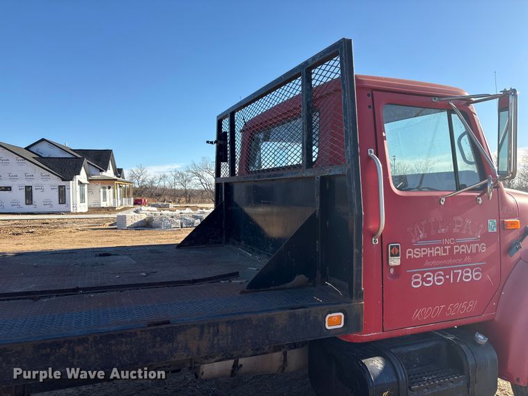 image for item FG2521 1991 International 4700 flatbed truck