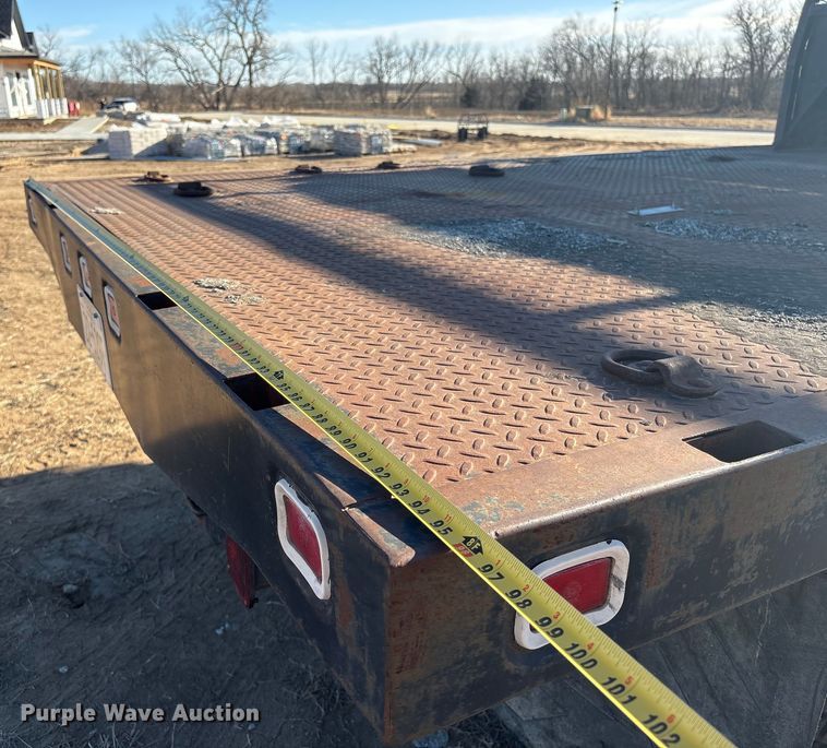 image for item FG2521 1991 International 4700 flatbed truck