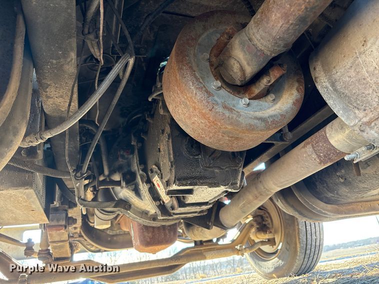 image for item FG2521 1991 International 4700 flatbed truck