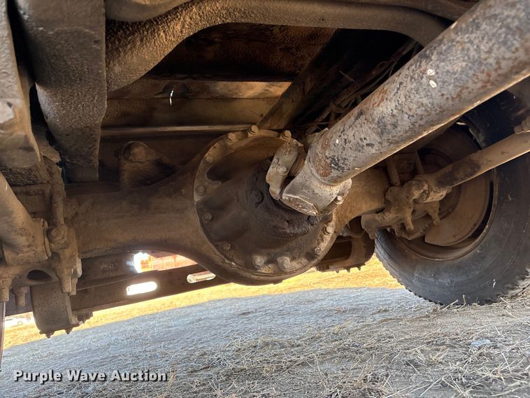 image for item FG2521 1991 International 4700 flatbed truck