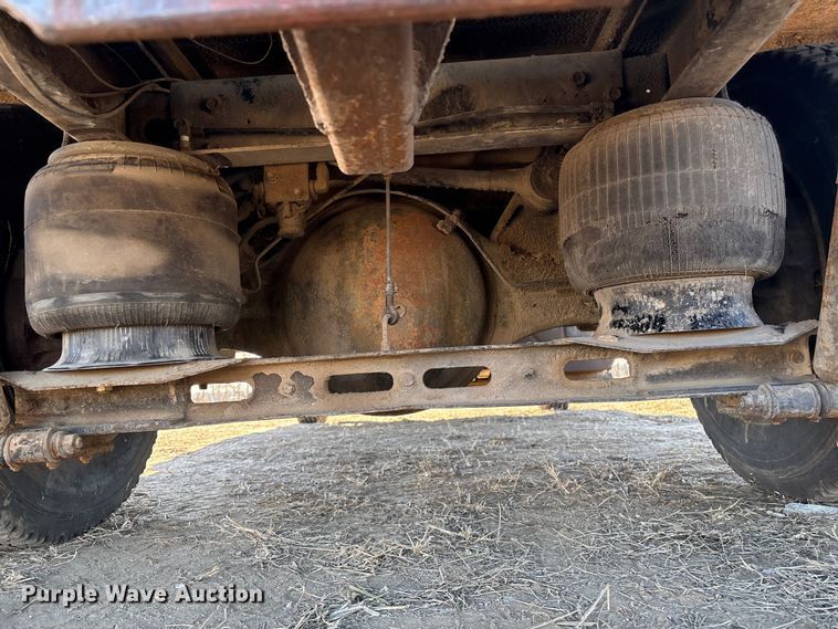 image for item FG2521 1991 International 4700 flatbed truck