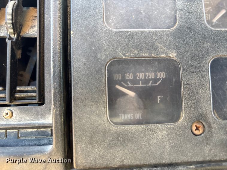 image for item FG2521 1991 International 4700 flatbed truck