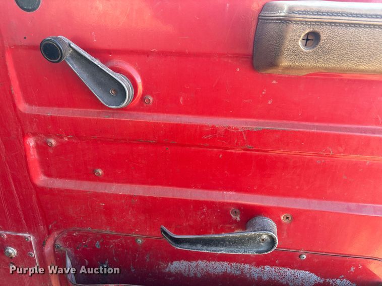 image for item FG2521 1991 International 4700 flatbed truck