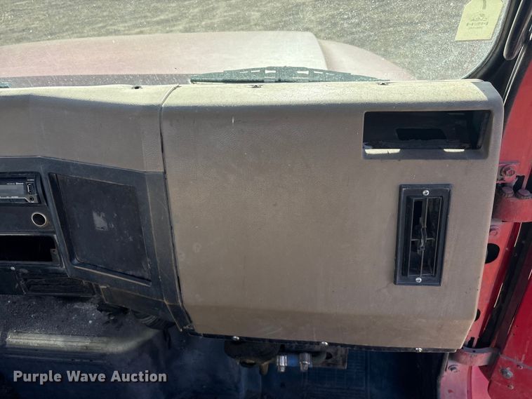 image for item FG2521 1991 International 4700 flatbed truck