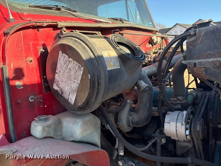 image for item FG2521 1991 International 4700 flatbed truck