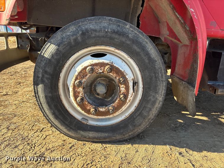 image for item FG2521 1991 International 4700 flatbed truck