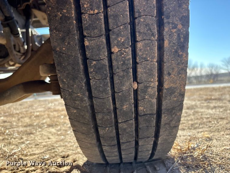 image for item FG2521 1991 International 4700 flatbed truck