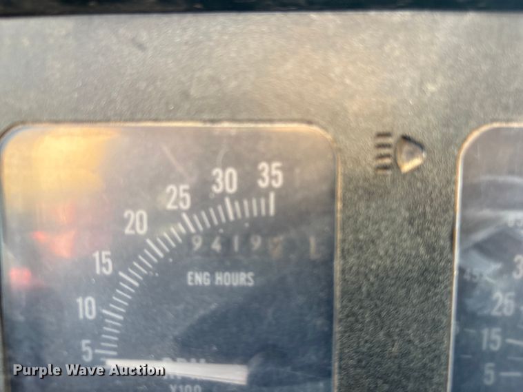 image for item FG2521 1991 International 4700 flatbed truck