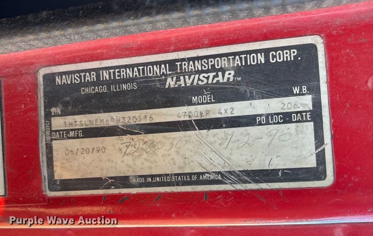 image for item FG2521 1991 International 4700 flatbed truck