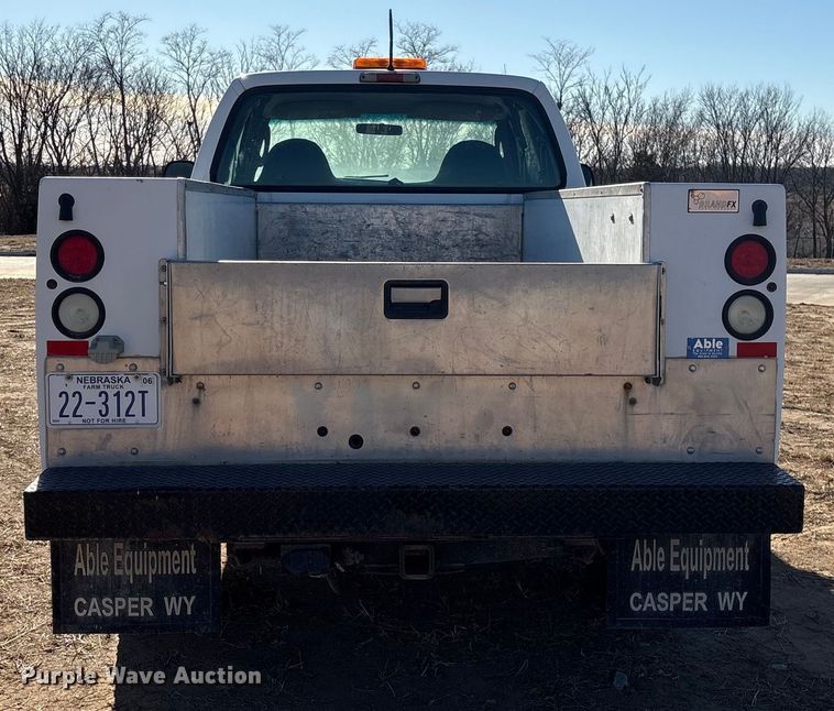 image for item FG2522 2005 Ford F250 Super Duty XL Ext. Cab utility bed pickup truck