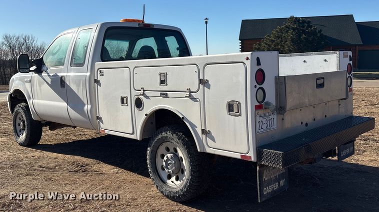 image for item FG2522 2005 Ford F250 Super Duty XL Ext. Cab utility bed pickup truck