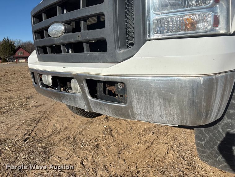 image for item FG2522 2005 Ford F250 Super Duty XL Ext. Cab utility bed pickup truck