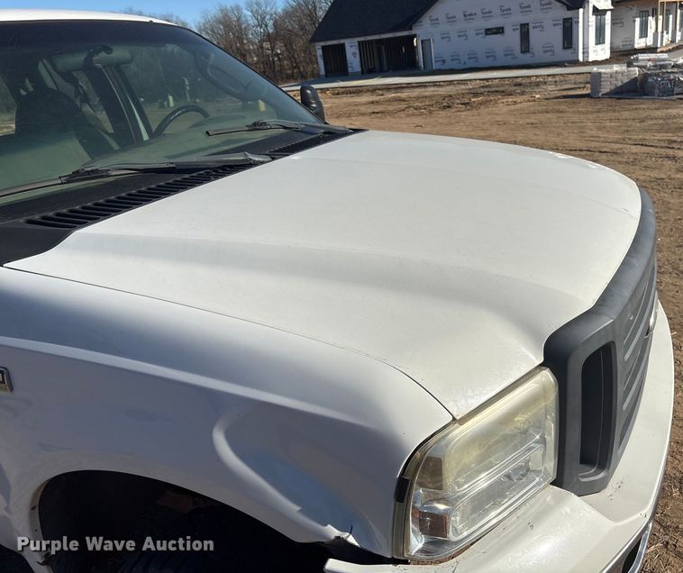 image for item FG2522 2005 Ford F250 Super Duty XL Ext. Cab utility bed pickup truck