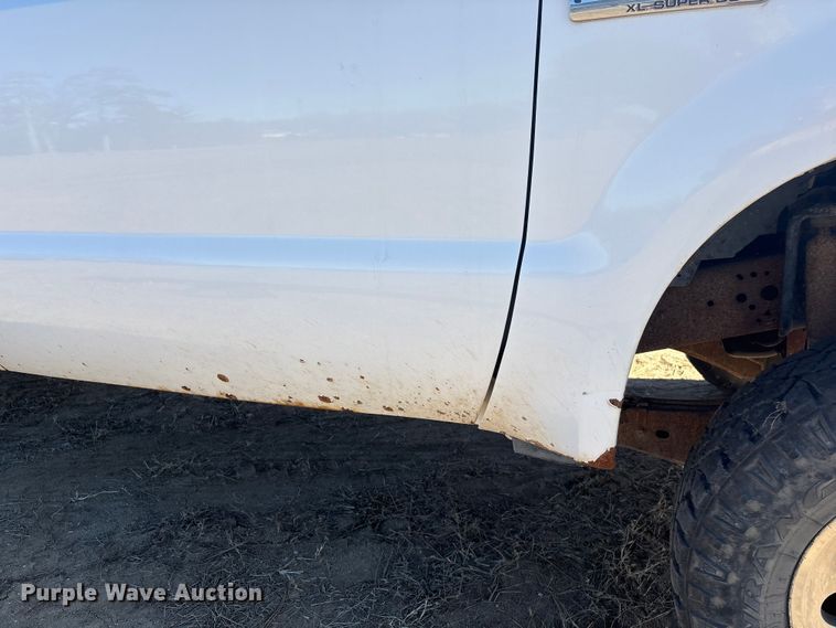 image for item FG2522 2005 Ford F250 Super Duty XL Ext. Cab utility bed pickup truck