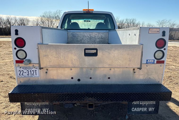 image for item FG2522 2005 Ford F250 Super Duty XL Ext. Cab utility bed pickup truck