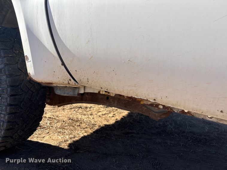 image for item FG2522 2005 Ford F250 Super Duty XL Ext. Cab utility bed pickup truck