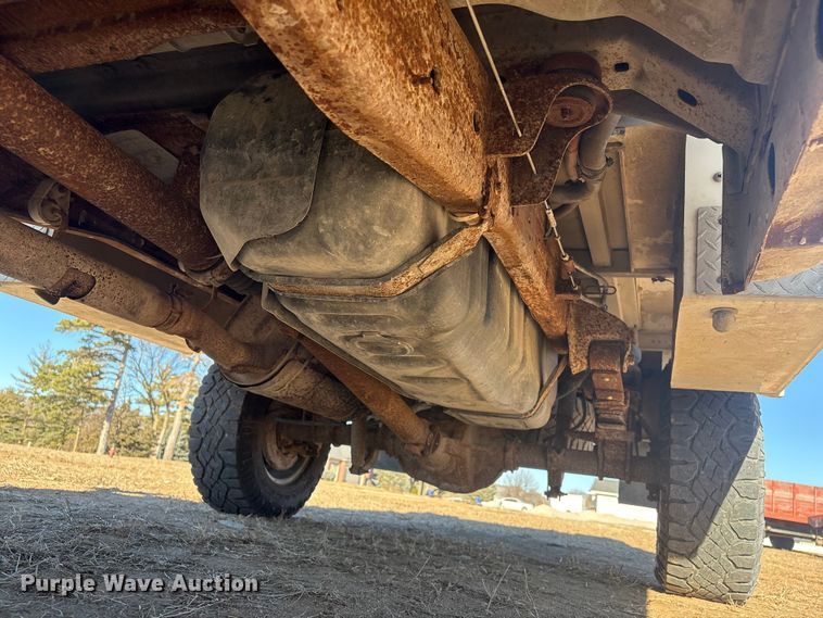 image for item FG2522 2005 Ford F250 Super Duty XL Ext. Cab utility bed pickup truck