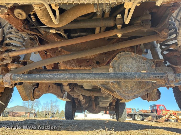 image for item FG2522 2005 Ford F250 Super Duty XL Ext. Cab utility bed pickup truck