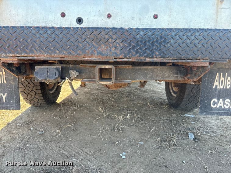 image for item FG2522 2005 Ford F250 Super Duty XL Ext. Cab utility bed pickup truck