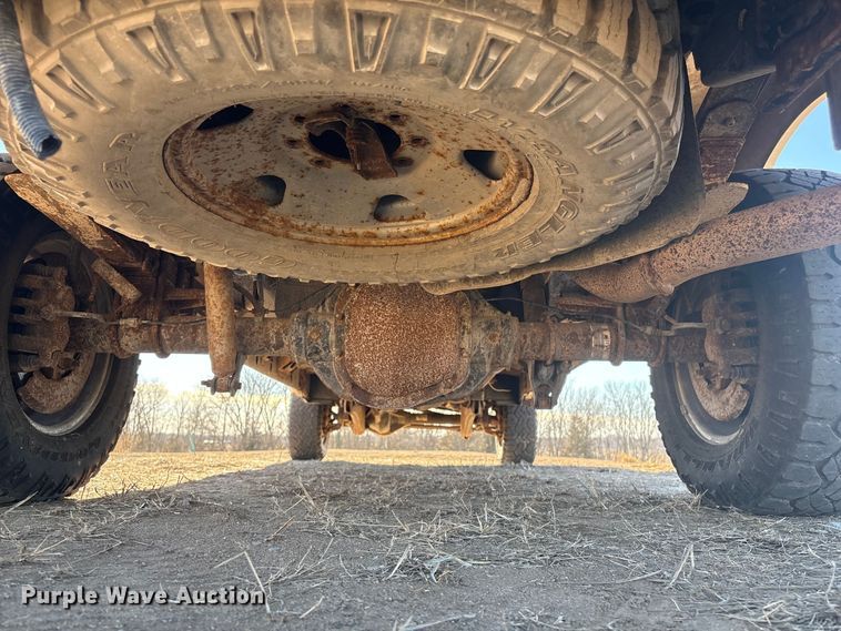 image for item FG2522 2005 Ford F250 Super Duty XL Ext. Cab utility bed pickup truck