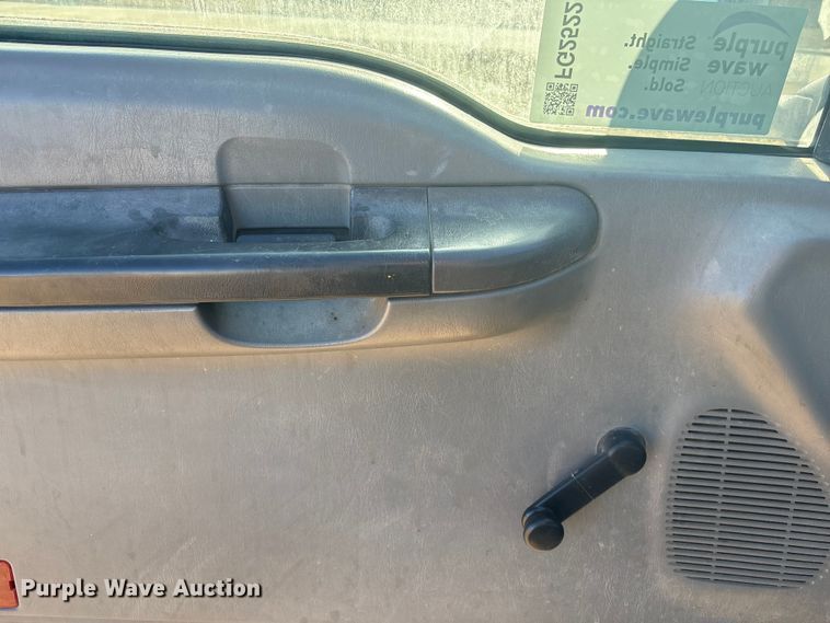 image for item FG2522 2005 Ford F250 Super Duty XL Ext. Cab utility bed pickup truck