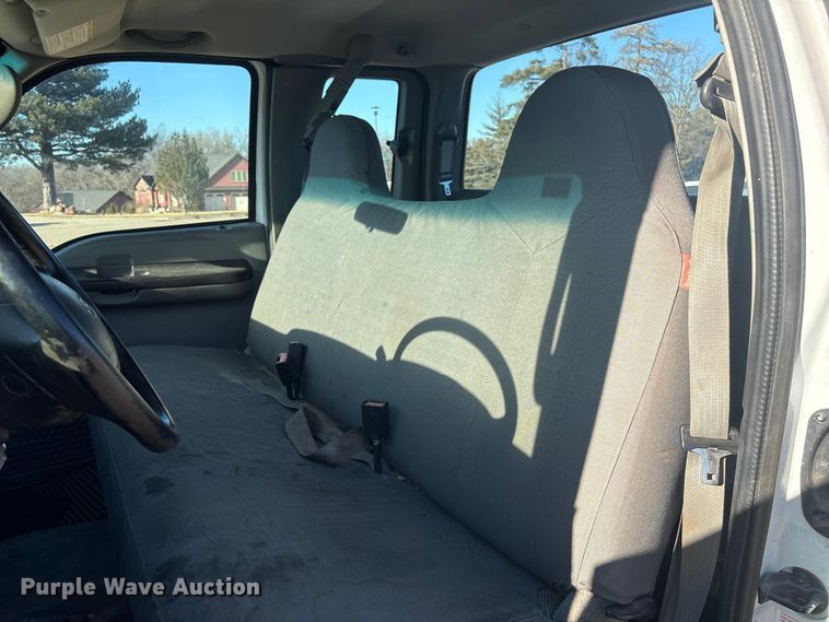 image for item FG2522 2005 Ford F250 Super Duty XL Ext. Cab utility bed pickup truck