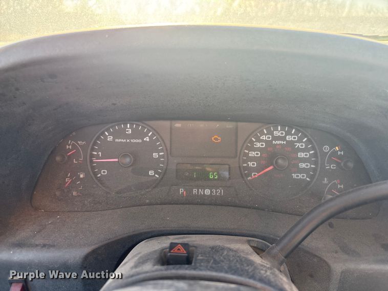 image for item FG2522 2005 Ford F250 Super Duty XL Ext. Cab utility bed pickup truck