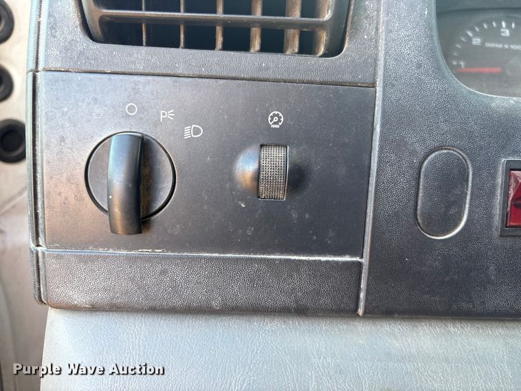 image for item FG2522 2005 Ford F250 Super Duty XL Ext. Cab utility bed pickup truck