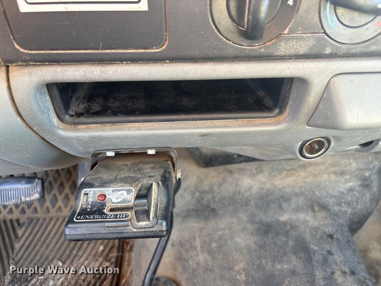 image for item FG2522 2005 Ford F250 Super Duty XL Ext. Cab utility bed pickup truck