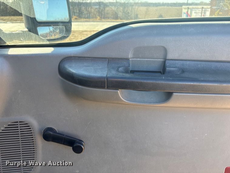 image for item FG2522 2005 Ford F250 Super Duty XL Ext. Cab utility bed pickup truck