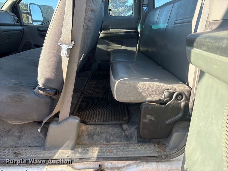 image for item FG2522 2005 Ford F250 Super Duty XL Ext. Cab utility bed pickup truck