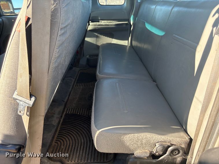 image for item FG2522 2005 Ford F250 Super Duty XL Ext. Cab utility bed pickup truck