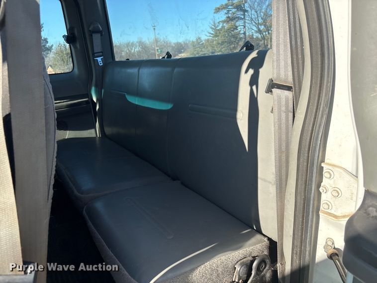 image for item FG2522 2005 Ford F250 Super Duty XL Ext. Cab utility bed pickup truck