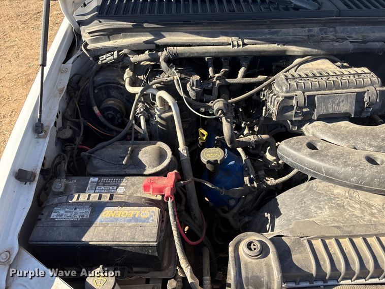 image for item FG2522 2005 Ford F250 Super Duty XL Ext. Cab utility bed pickup truck