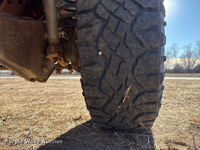 image for item FG2522 2005 Ford F250 Super Duty XL Ext. Cab utility bed pickup truck