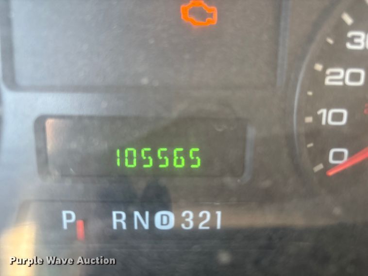 image for item FG2522 2005 Ford F250 Super Duty XL Ext. Cab utility bed pickup truck