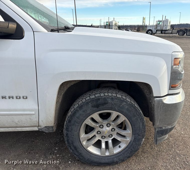 image for item FG2549 2018 Chevrolet Silverado Ext. Cab pickup truck