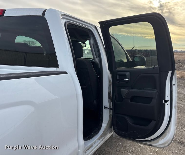 image for item FG2549 2018 Chevrolet Silverado Ext. Cab pickup truck