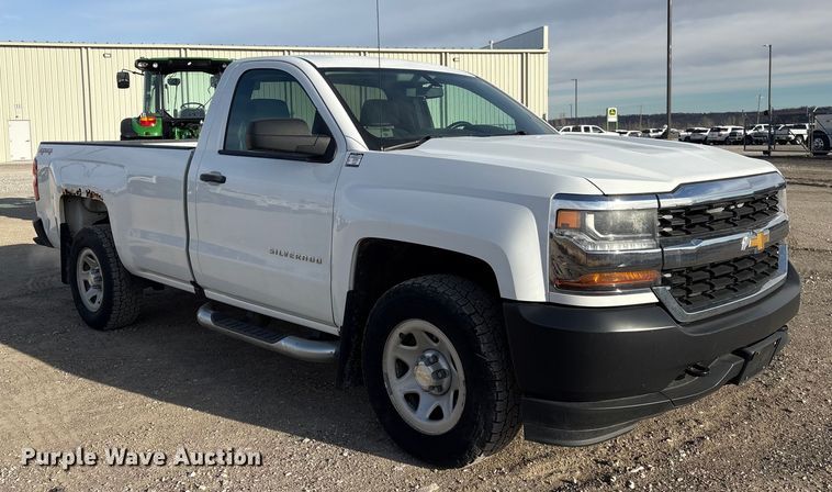 image for item FG2550 2016 Chevrolet Silverado pickup truck