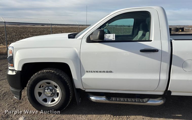 image for item FG2550 2016 Chevrolet Silverado pickup truck