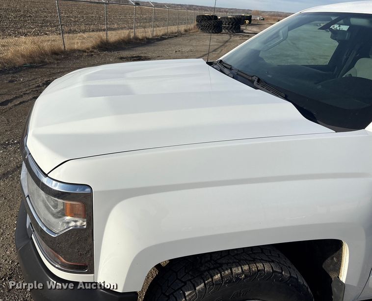 image for item FG2550 2016 Chevrolet Silverado pickup truck