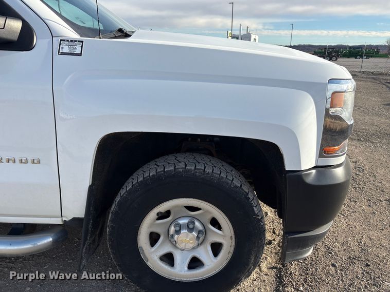 image for item FG2550 2016 Chevrolet Silverado pickup truck