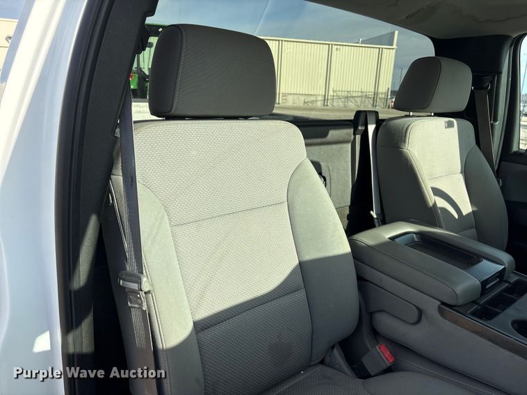 image for item FG2550 2016 Chevrolet Silverado pickup truck