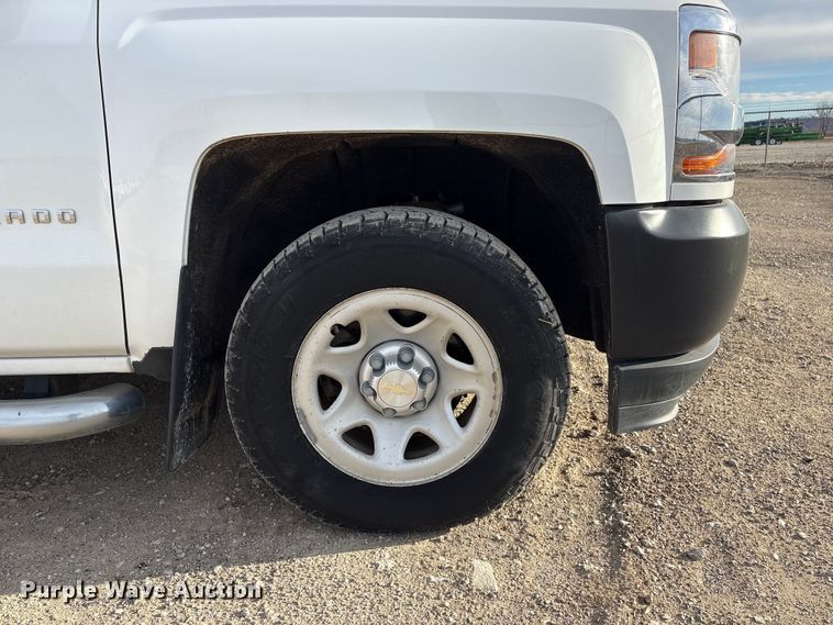 image for item FG2550 2016 Chevrolet Silverado pickup truck