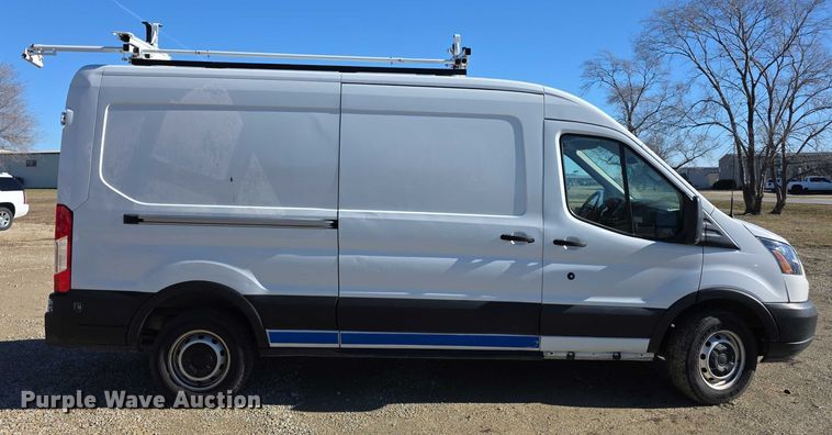 image for item FI0752 2019 Ford Transit 250 van