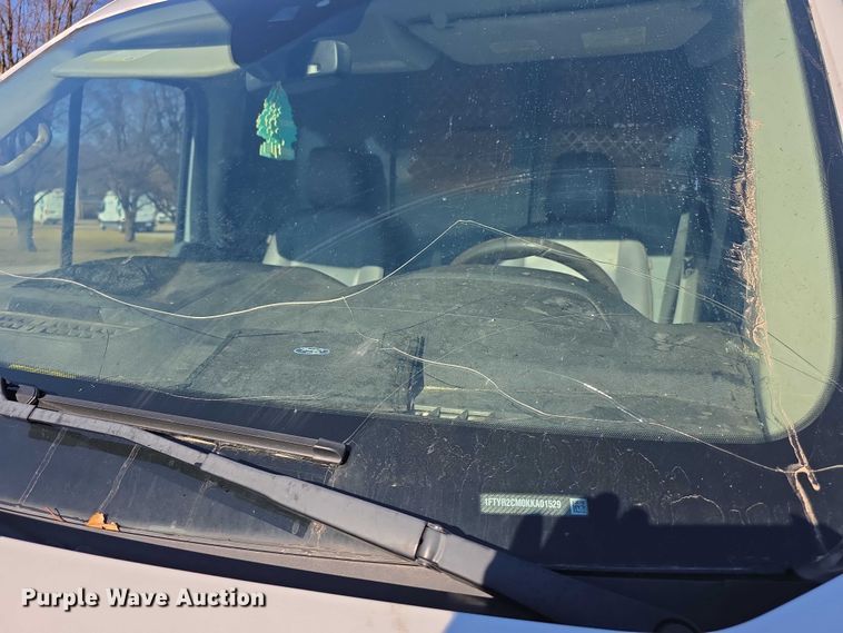 image for item FI0752 2019 Ford Transit 250 van