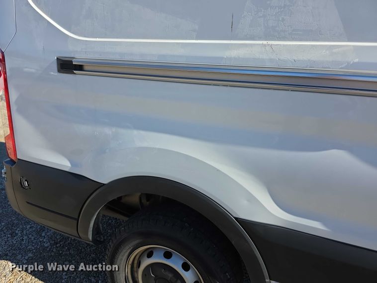 image for item FI0752 2019 Ford Transit 250 van