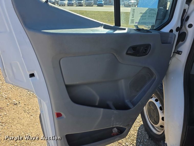 image for item FI0752 2019 Ford Transit 250 van